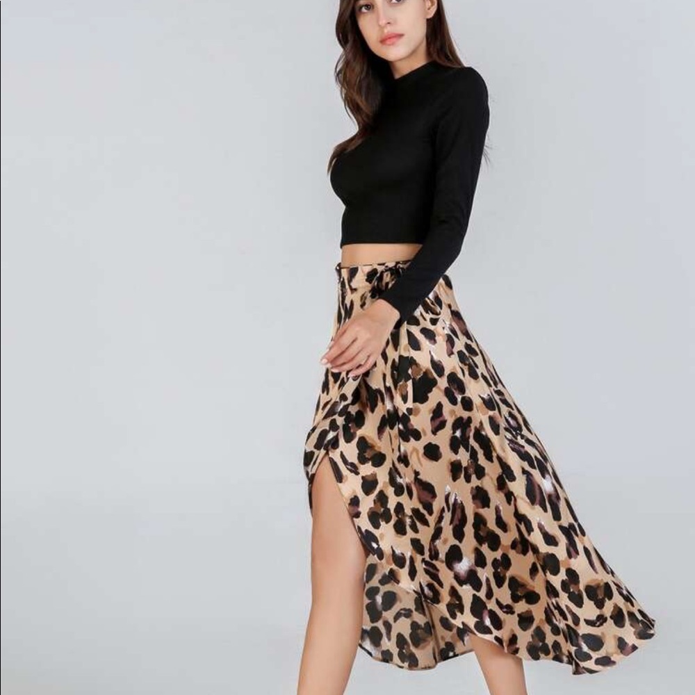 Leopard Print Tie Waist Midi Skirt